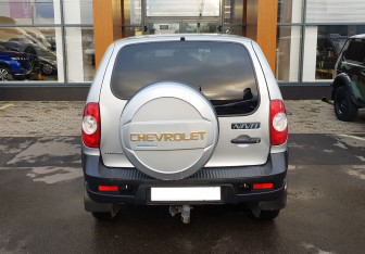 Подержанный автомобиль Chevrolet Niva 2017 года (6 фото)