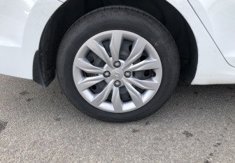 Подержанный автомобиль Hyundai Solaris Sedan 2017 года (15 фото)