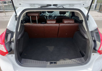 Подержанный автомобиль Ford Focus Hatchback 2012 года (12 фото)