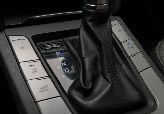 Подержанный автомобиль Hyundai Elantra Sedan 2017 года (15 фото)