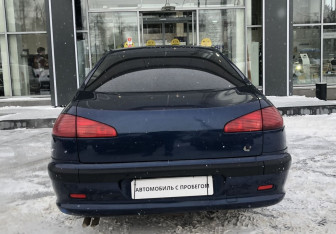 Подержанный автомобиль Peugeot 607 2001 года (6 фото)