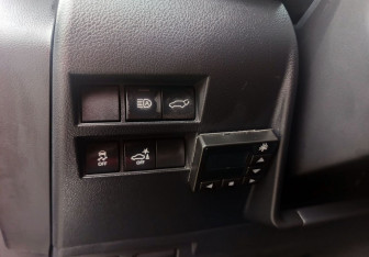 Подержанный автомобиль Toyota Land Cruiser Suv 2022 года (17 фото)