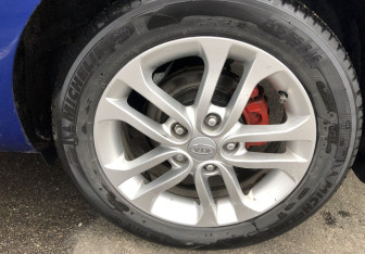 Подержанный автомобиль Kia Cerato Sedan 2010 года (16 фото)