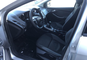 Подержанный автомобиль Ford Focus Hatchback 2012 года (9 фото)