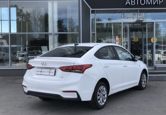 Подержанный автомобиль Hyundai Solaris Sedan 2017 года (5 фото)