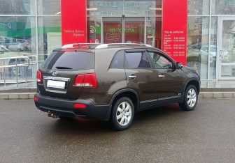 Подержанный автомобиль Kia Sorento 2011 года (5 фото)