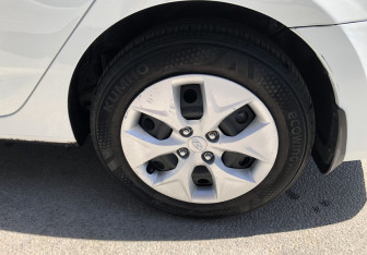 Подержанный автомобиль Hyundai Solaris Sedan 2014 года (15 фото)