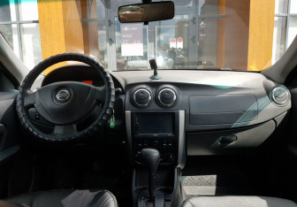 Подержанный автомобиль Nissan Almera Sedan 2016 года (11 фото)