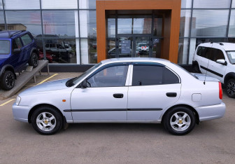 Подержанный автомобиль Hyundai Accent Sedan 2008 года (8 фото)