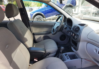 Подержанный автомобиль LADA (ВАЗ) Kalina Hatchback 2013 года (9 фото)