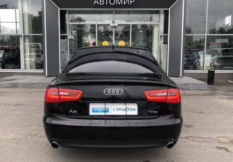 Подержанный автомобиль Audi A6 Sedan 2012 года (6 фото)
