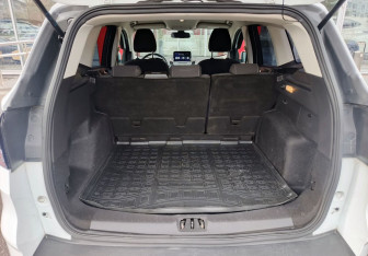 Подержанный автомобиль Ford Kuga 2017 года (12 фото)