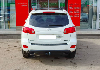 Подержанный автомобиль Hyundai Santa Fe 2009 года (6 фото)