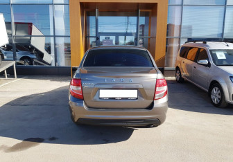 Подержанный автомобиль LADA (ВАЗ) Granta Sedan 2018 года (6 фото)