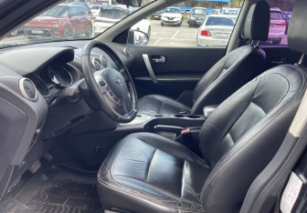 Подержанный автомобиль Nissan Qashqai 2010 года (9 фото)