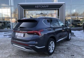 Подержанный автомобиль Hyundai Santa Fe 2021 года (5 фото)