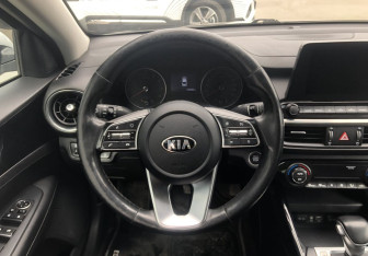 Подержанный автомобиль Kia Cerato Sedan 2021 года (12 фото)