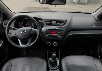Подержанный автомобиль Kia Rio Sedan 2012 года (10 фото)