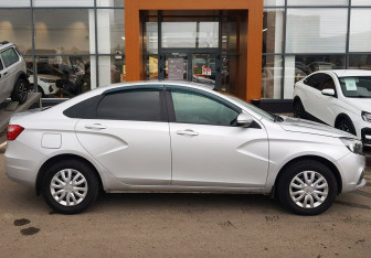 Подержанный автомобиль LADA (ВАЗ) Vesta Sedan 2018 года (4 фото)