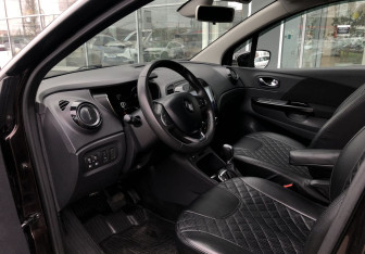 Подержанный автомобиль Renault Kaptur 2018 года (9 фото)