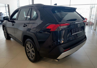 Новый Toyota RAV4 2025 (10 фото)