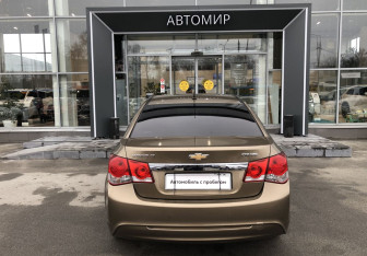 Подержанный автомобиль Chevrolet Cruze Sedan 2013 года (6 фото)