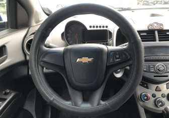 Подержанный автомобиль Chevrolet Aveo Sedan 2013 года (12 фото)