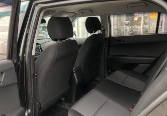 Подержанный автомобиль Hyundai Creta 2018 года (11 фото)