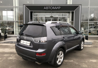 Подержанный автомобиль Mitsubishi Outlander 2008 года (5 фото)