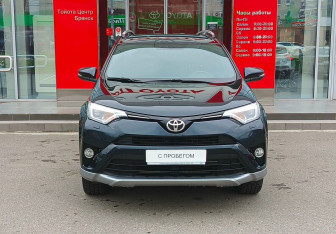 Подержанный автомобиль Toyota RAV4 2016 года (2 фото)