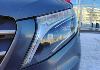 Подержанный автомобиль Mercedes-Benz Vito 2017 года (9 фото)