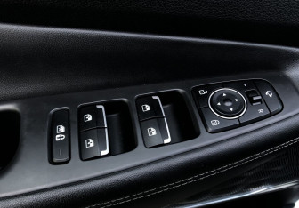 Подержанный автомобиль Hyundai Santa Fe 2018 года (13 фото)