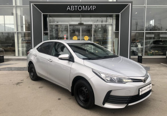 Подержанный автомобиль Toyota Corolla Sedan 2018 года (3 фото)