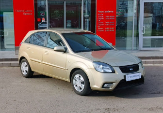 Подержанный автомобиль Kia Rio Hatchback 2011 года (3 фото)