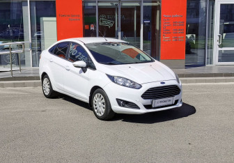 Подержанный автомобиль Ford Fiesta Sedan 2016 года (3 фото)