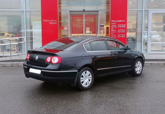 Подержанный автомобиль Volkswagen Passat Sedan 2006 года (5 фото)