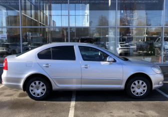 Подержанный автомобиль Skoda Octavia Liftback 2013 года (4 фото)