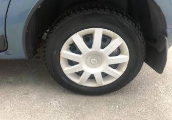 Подержанный автомобиль Renault Sandero 2011 года (13 фото)