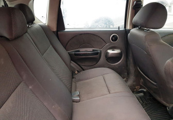 Подержанный автомобиль Chevrolet Aveo Hatchback 2006 года (10 фото)