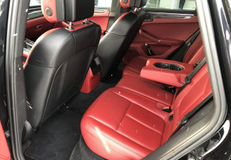 Подержанный автомобиль Porsche Macan 2014 года (12 фото)