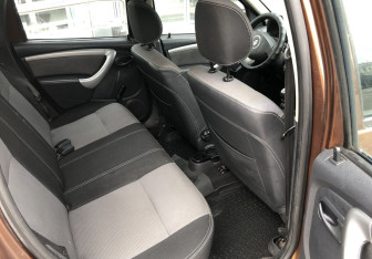 Подержанный автомобиль Renault Duster 2013 года (11 фото)