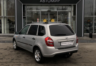 Подержанный автомобиль LADA (ВАЗ) Kalina Wagon 2014 года (7 фото)