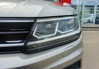 Подержанный автомобиль Volkswagen Tiguan 2019 года (9 фото)