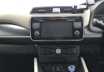 Подержанный автомобиль Nissan Leaf 2018 года (14 фото)