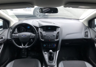 Подержанный автомобиль Ford Focus Wagon 2017 года (11 фото)