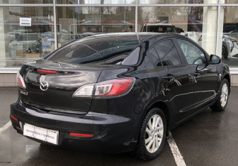 Подержанный автомобиль Mazda 3 Sedan 2012 года (5 фото)