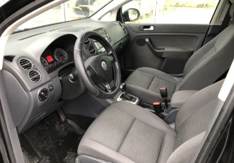 Подержанный автомобиль Volkswagen Golf Plus 2008 года (10 фото)