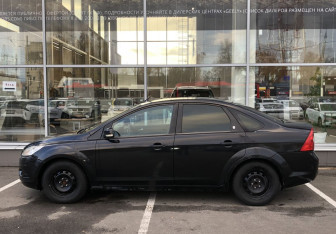 Подержанный автомобиль Ford Focus Sedan 2008 года (8 фото)