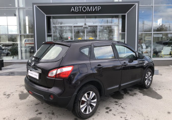 Подержанный автомобиль Nissan Qashqai 2012 года (5 фото)