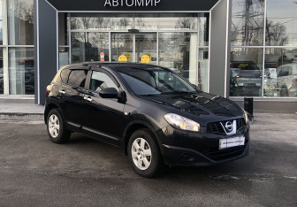 Подержанный автомобиль Nissan Qashqai 2013 года (3 фото)